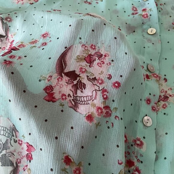 About A Girl Los Angeles L Sheer Mint Pastel Green Blouse Top Floral Skulls - Picture 5 of 9